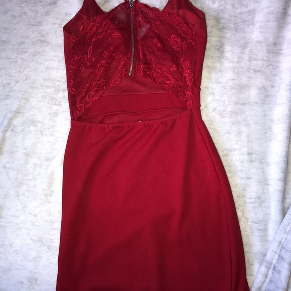 Red dress - Picture 2 of 3